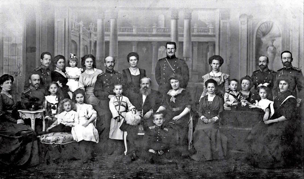 Род генералов и пастырей. Исторический очерк. Часть 2: династия